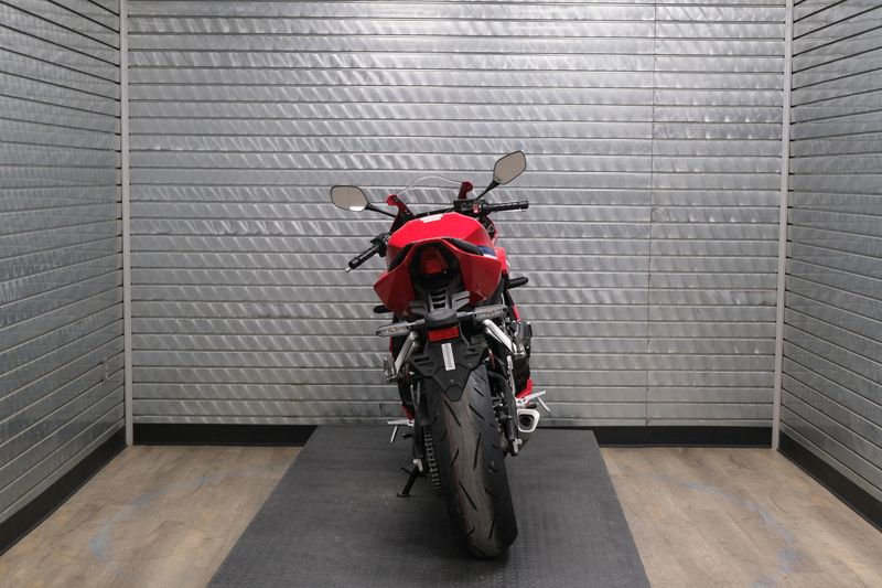 NEW 2026 HONDA CBR650R ECLUTCH Image 4