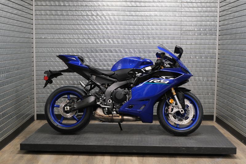 NEW 2026 YAMAHA YZFR9 Image 2