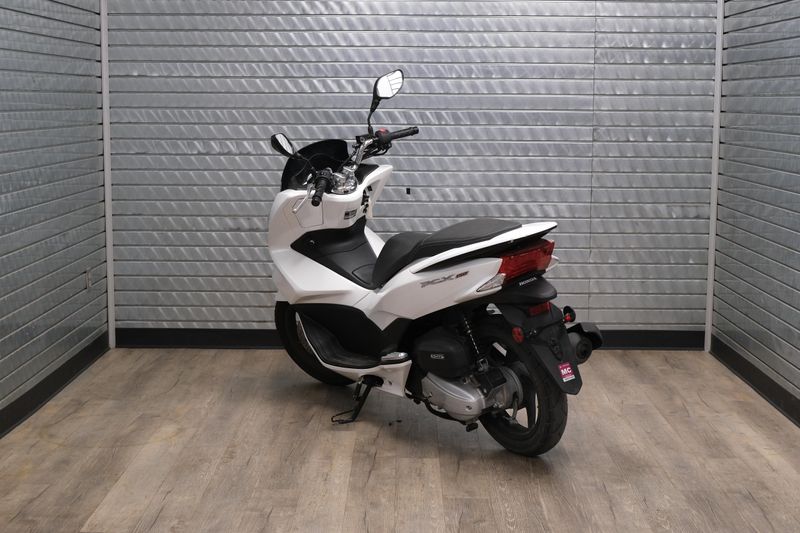 USED 2018 HONDA PCX 150 Image 5