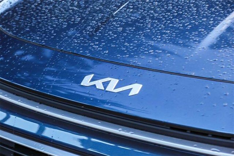 New 2025 Kia Niro EXImage 14