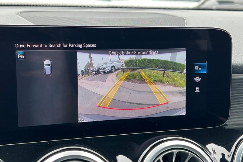 2023 Mercedes-Benz EQB 300Image 23