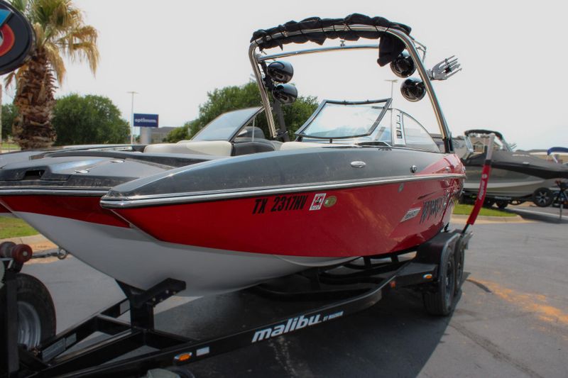 2013 MALIBU 22 MXZ Image 2