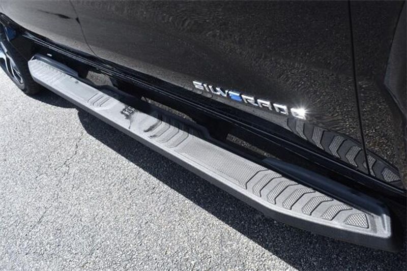 2024 Chevrolet Silverado EV RSTImage 12