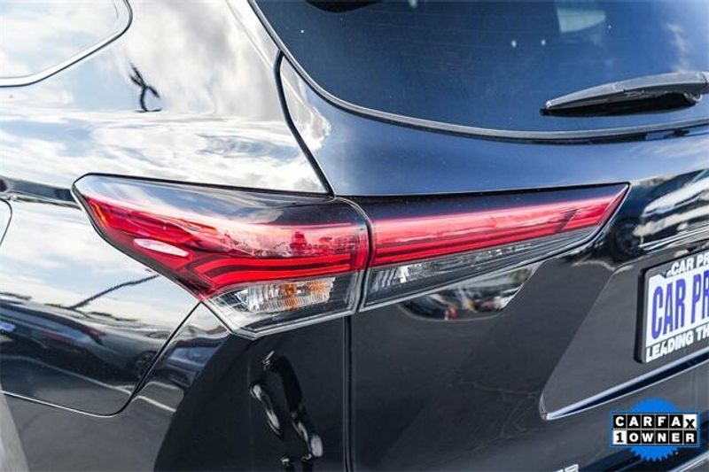 Used 2023 Toyota Highlander LImage 9