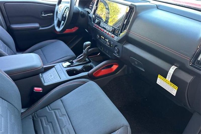 New 2025 Nissan Frontier PRO-XImage 12
