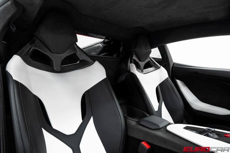 Used 2025 Lamborghini Revuelto *HIGH GLOSS STYLE PACKAGE * PASSENGER DISPLAY*Image 42