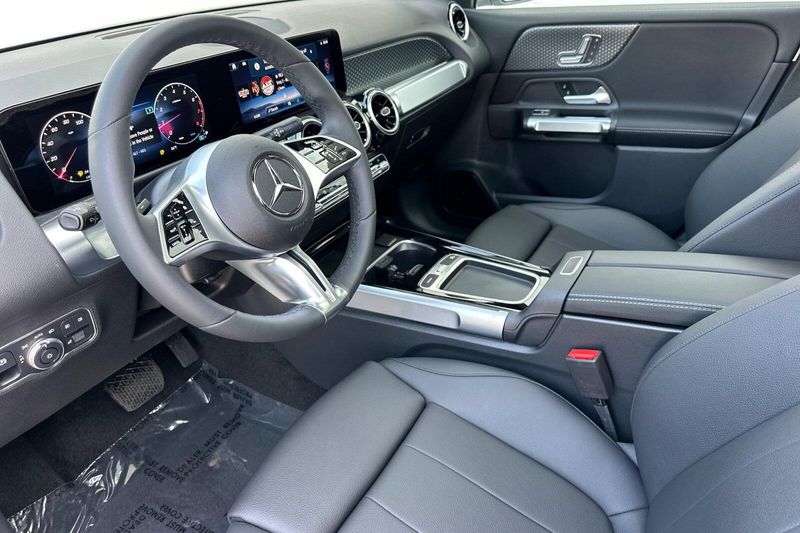 New 2026 Mercedes-Benz GLB 250Image 7
