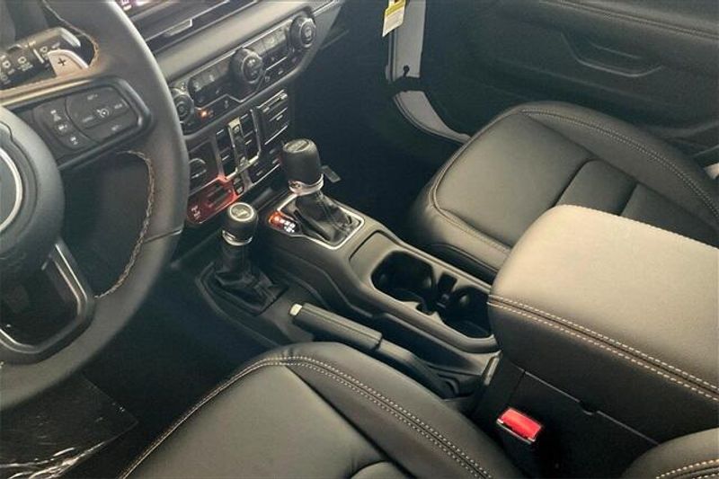 New 2025 Jeep Wrangler 4-door Rubicon 392Image 7