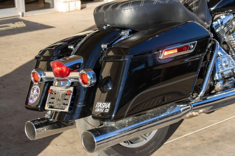 USED 2015 HARLEY ROAD KING BASE Image 8