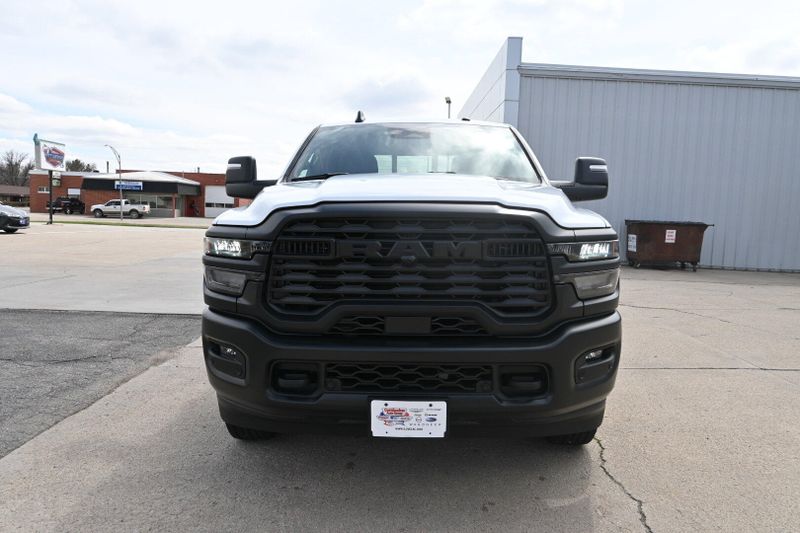 2025 RAM 2500 TradesmanImage 3