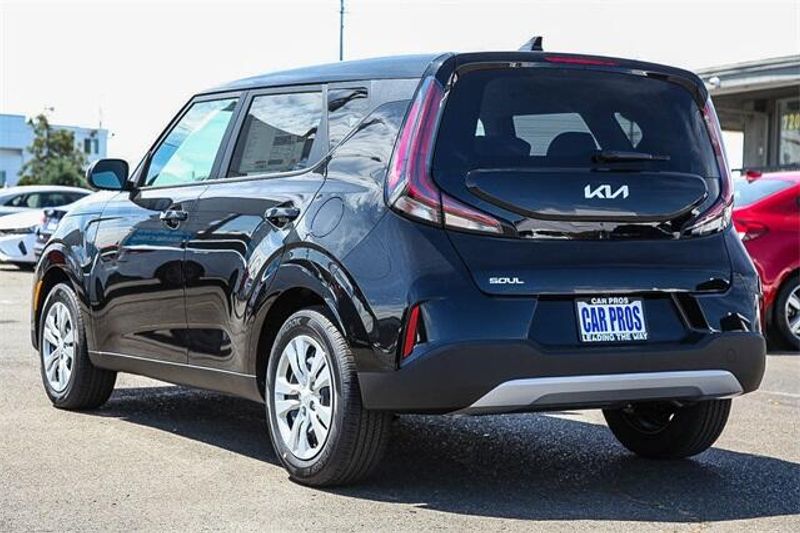 New 2025 Kia Soul LXImage 15