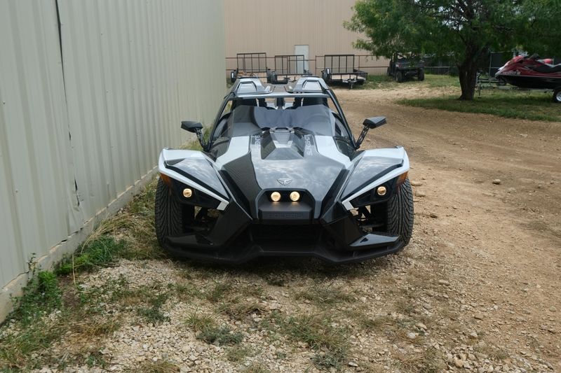 2019 Polaris SLINGSHOT GT BLACK CRYSTAL Image 8