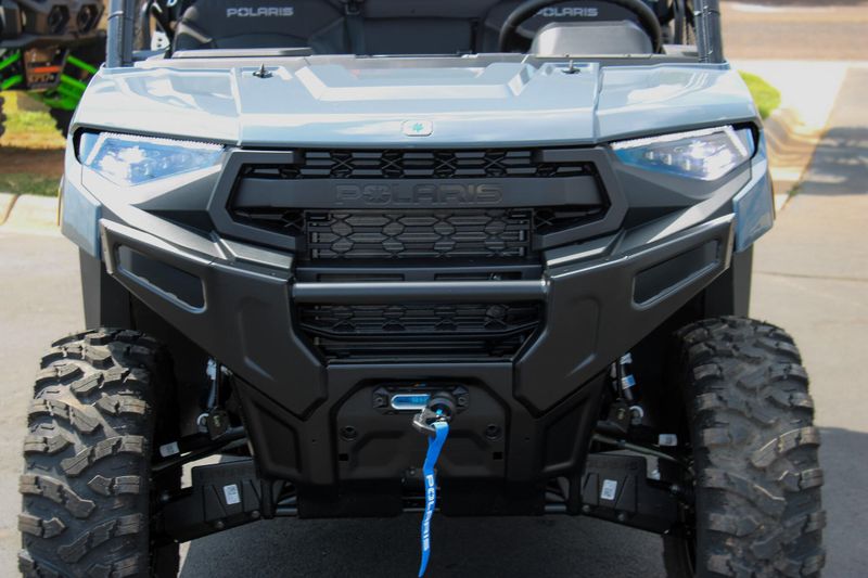 NEW 2026 POLARIS RANGER CREW XP 1000 PREMIUM  in a STEALTH GRAY exterior color. Family PowerSports (877) 886-1997 familypowersports.com 