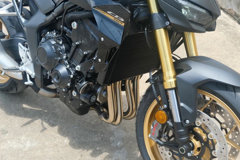 2025 Honda CB1000 HORNET SP MATTE BLACK METALLIC Image 15