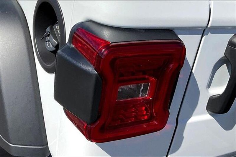 New 2025 Jeep Wrangler 4-door Sport SImage 12