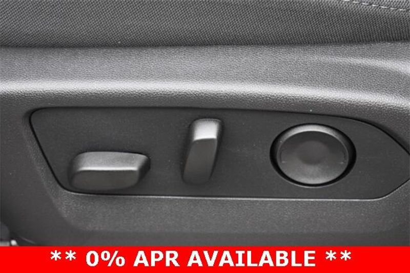 New 2025 Chevrolet Silverado 1500 CustomImage 25