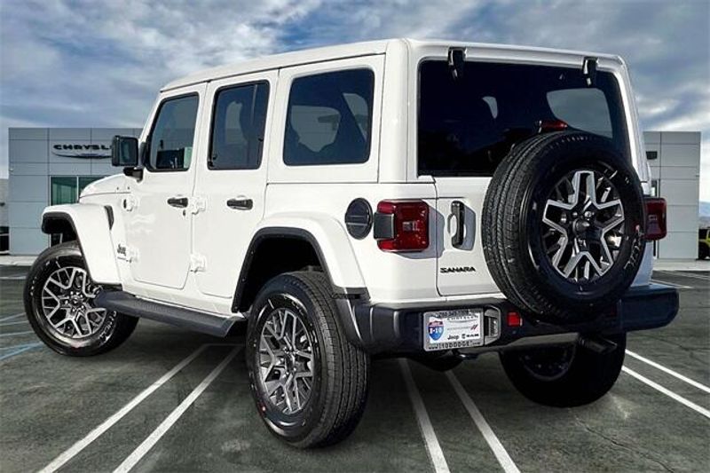 2025 Jeep Wrangler 4-door SaharaImage 2