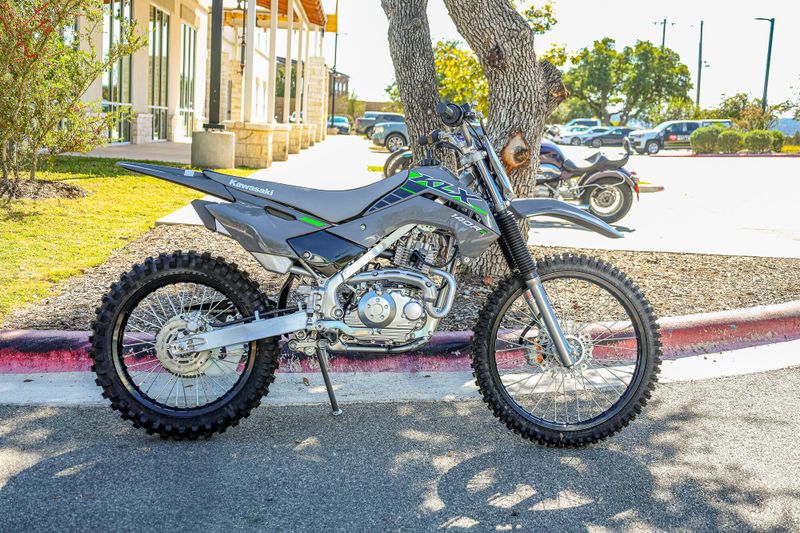 2025 Kawasaki KLX140R F BATTLE GRAYImage 5