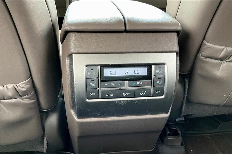 2016 Lexus GX 460 photo 31