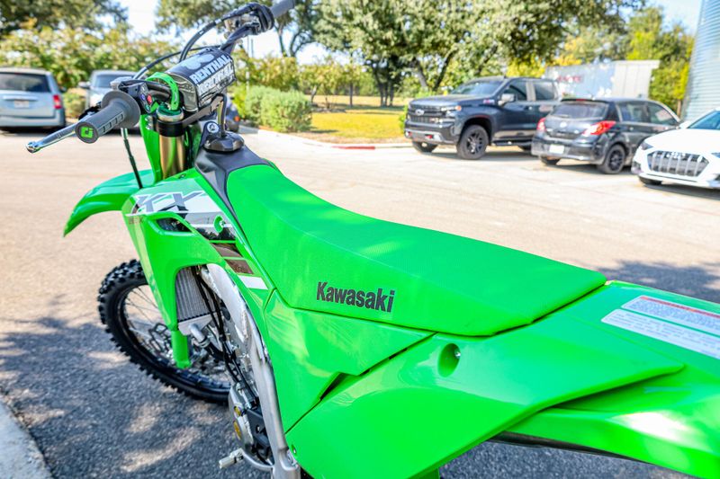 2025 Kawasaki KX250X LIME GREENImage 15