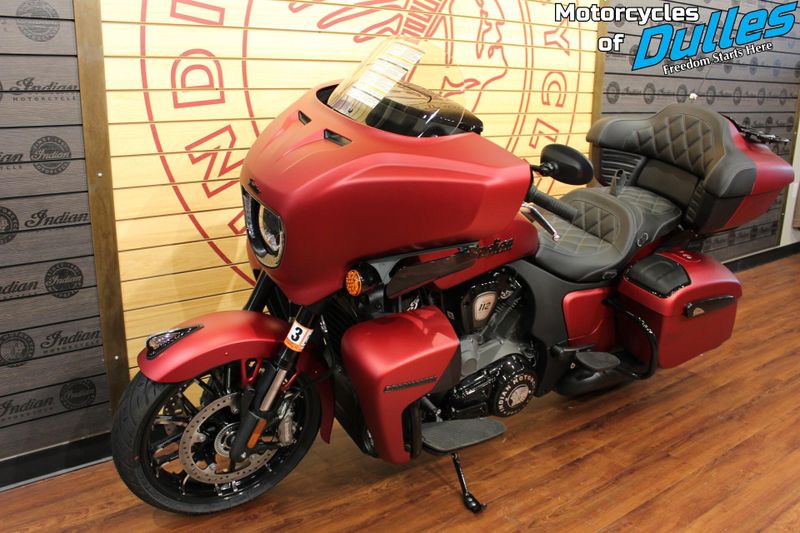 2025 Indian Motorcycle Roadmaster PowerPlus Dark Horse Image 4