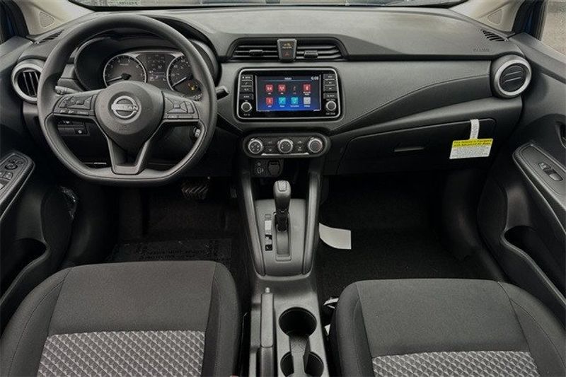 2024 Nissan Versa 1.6 SImage 8