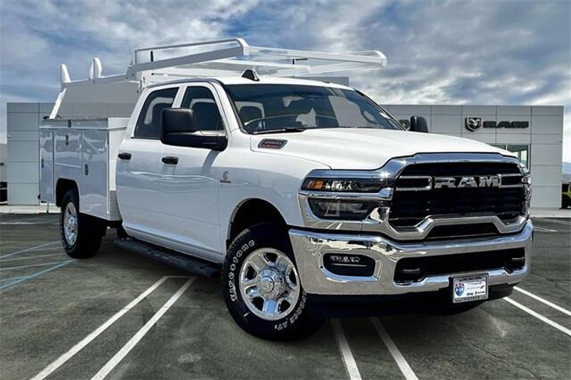 New 2025 RAM 2500 Tradesman Crew Cab 4x2 8