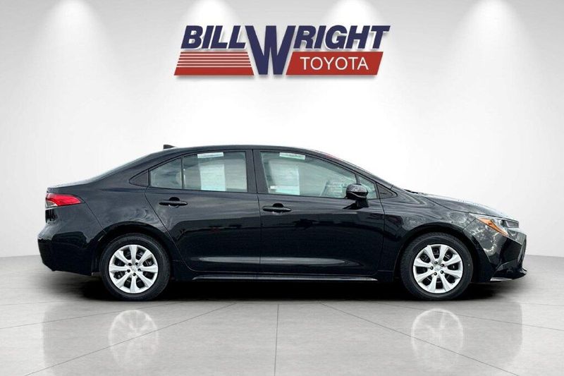 Used 2025 Toyota Corolla LEImage 2