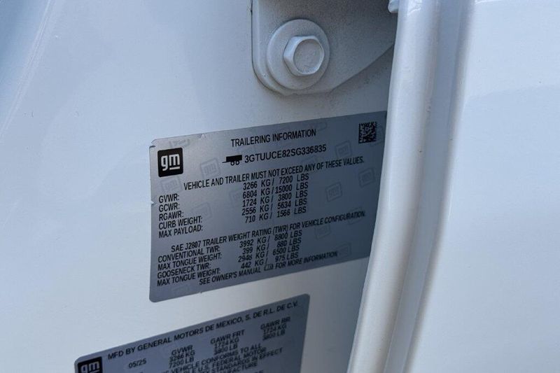 Used 2025 GMC Sierra 1500 ElevationImage 24