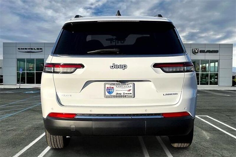 New 2025 Jeep Grand Cherokee L Laredo 4x4Image 3