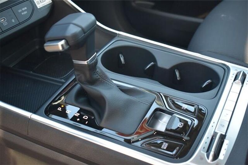 2025 Kia Carnival SX PrestigeImage 28