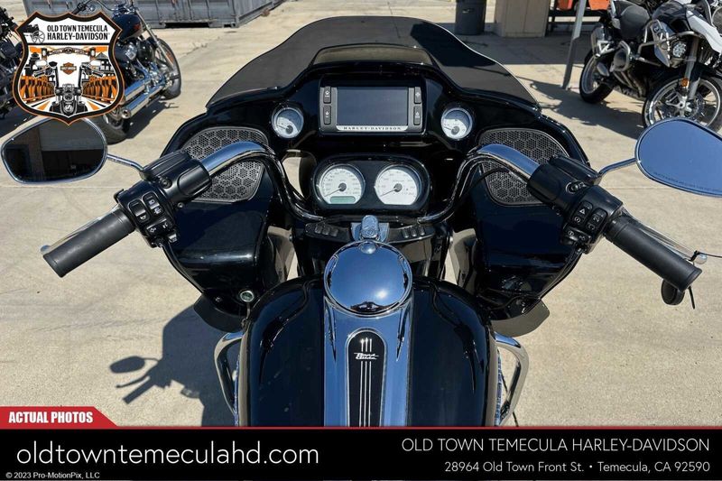 2017 Harley-Davidson Road Glide in a Black exterior color. BMW Motorcycles of Temecula – Southern California (951) 506-6903 bmwmotorcyclesoftemecula.com 