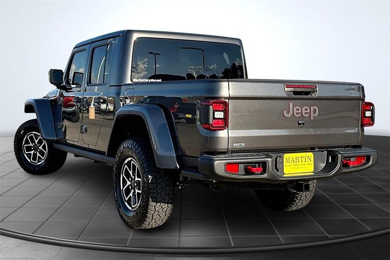 2025 Jeep Gladiator Rubicon photo 3