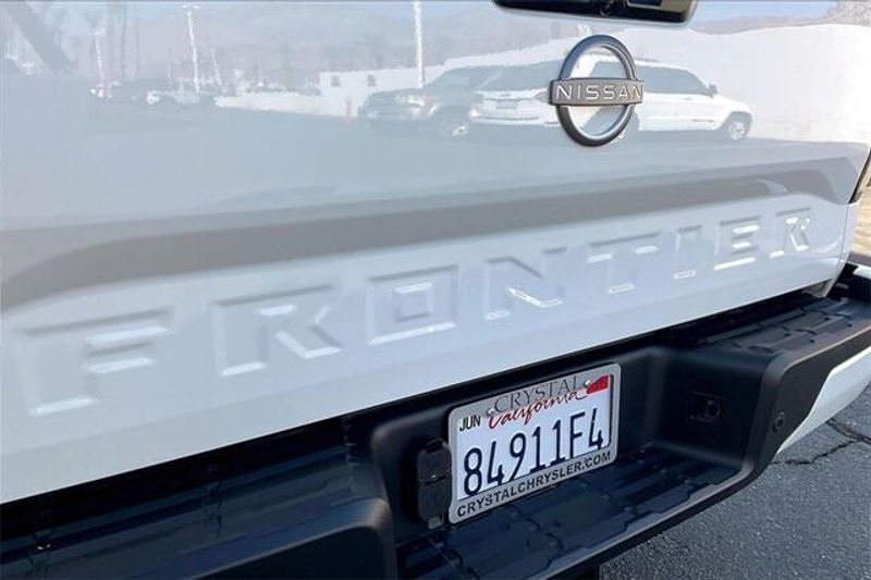 Used 2025 Nissan Frontier SVImage 7