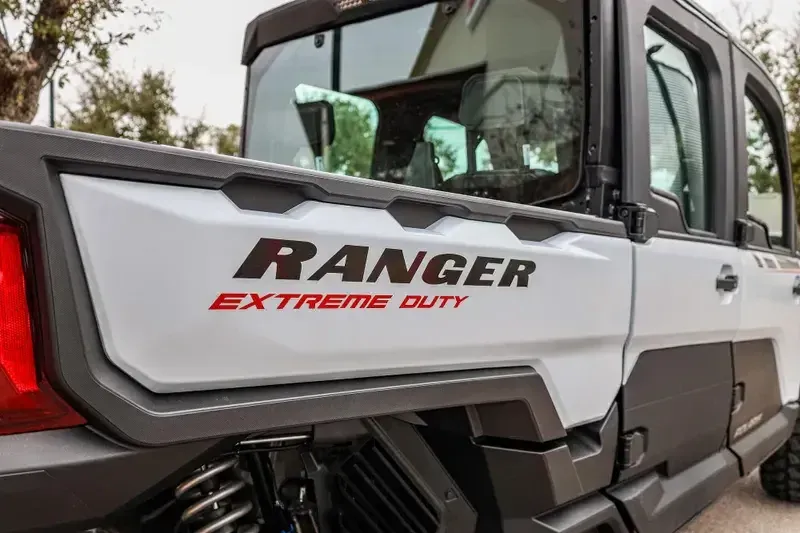 2025 Polaris RANGER CREW XD 1500 NORTHSTAR EDITION ULTIMATE GHOST WHITE METALLIC SMOKE Image 8
