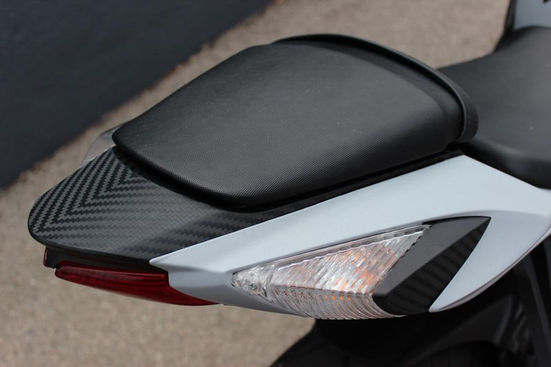2023 Suzuki GSX-R750 CA Image 11