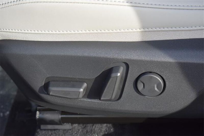 New 2025 Kia Niro EX TouringImage 22