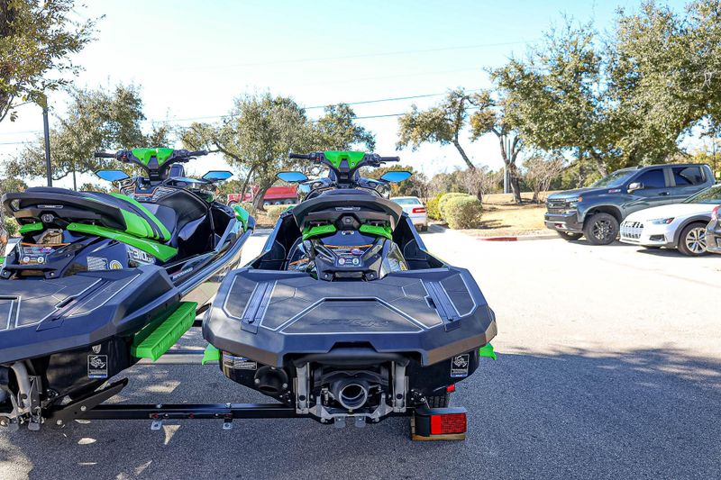 2024 Kawasaki JET SKI ULTRA 310 310LXS  BLACKGREEN Image 4