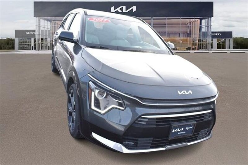 New 2025 Kia Niro EX TouringImage 9