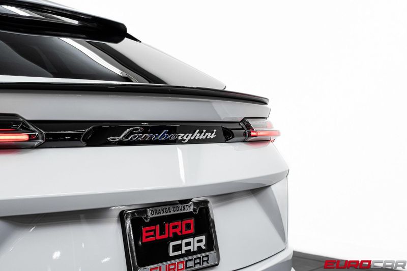 2021 Lamborghini Urus *PANORAMIC SUNROOF * FRONT PPF*Image 17