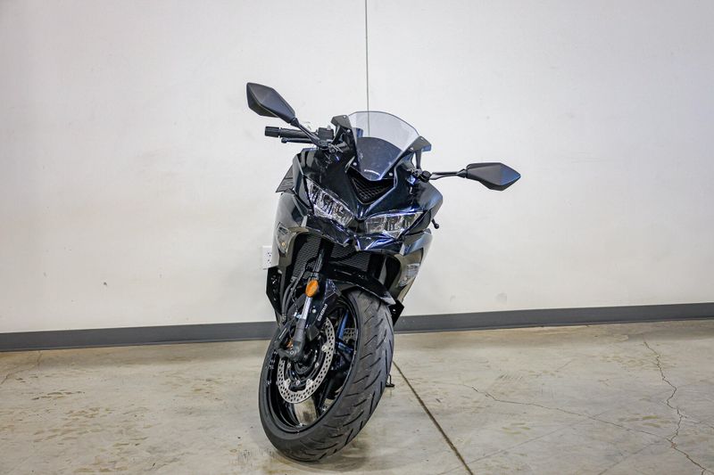 2025 KAWASAKI NINJA ZX4R ABS  METALLIC SPARK BLACK in a METALLIC SPARK BLACK exterior color. Family PowerSports (877) 886-1997 familypowersports.com 