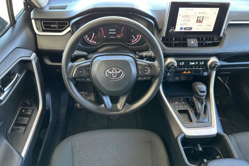 Used 2025 Toyota RAV4 XLEImage 13