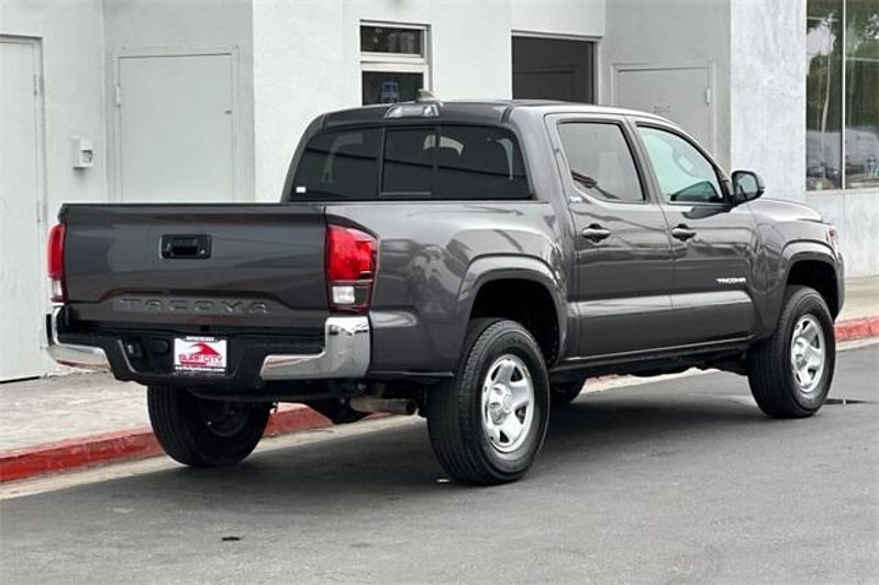 Used 2023 Toyota Tacoma Image 4