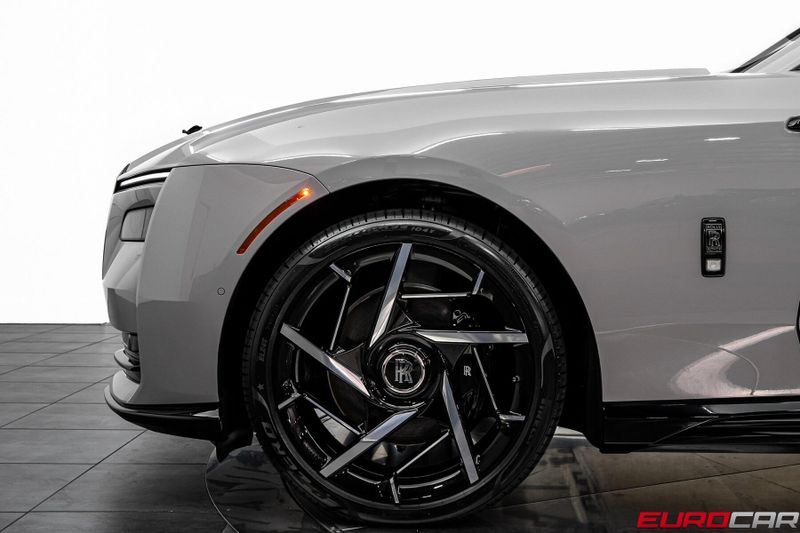 2025 Rolls-Royce Spectre Black Badge *ENHANCEMENT PACKAGE*Image 14