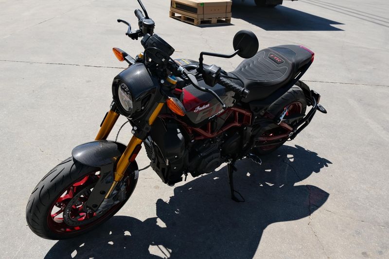 NEW 2024 INDIAN MOTORCYCLE FTR R CARBON Image 7