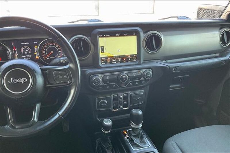 Used 2021 Jeep Gladiator WillysImage 5