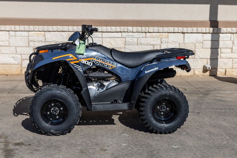 2024 KAWASAKI Brute Force 300 in a BLUE exterior color. Family PowerSports (877) 886-1997 familypowersports.com 