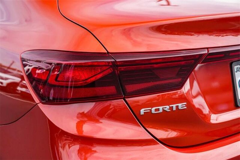 2024 Kia Forte LXSImage 9