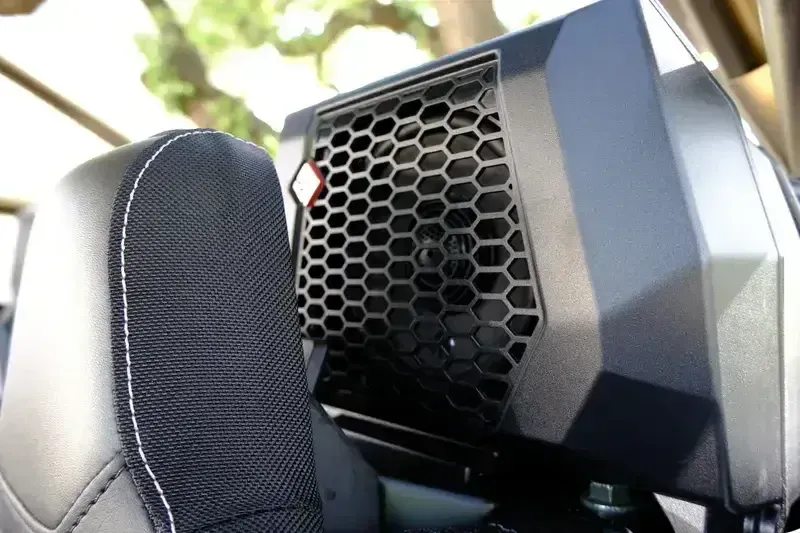 2025 Polaris RZR PRO R 4 ULTIMATE BLACK CRYSTAL AND SHADOW BRONZE Image 8