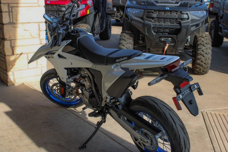 NEW 2025 SUZUKI DRZ4SM Image 7